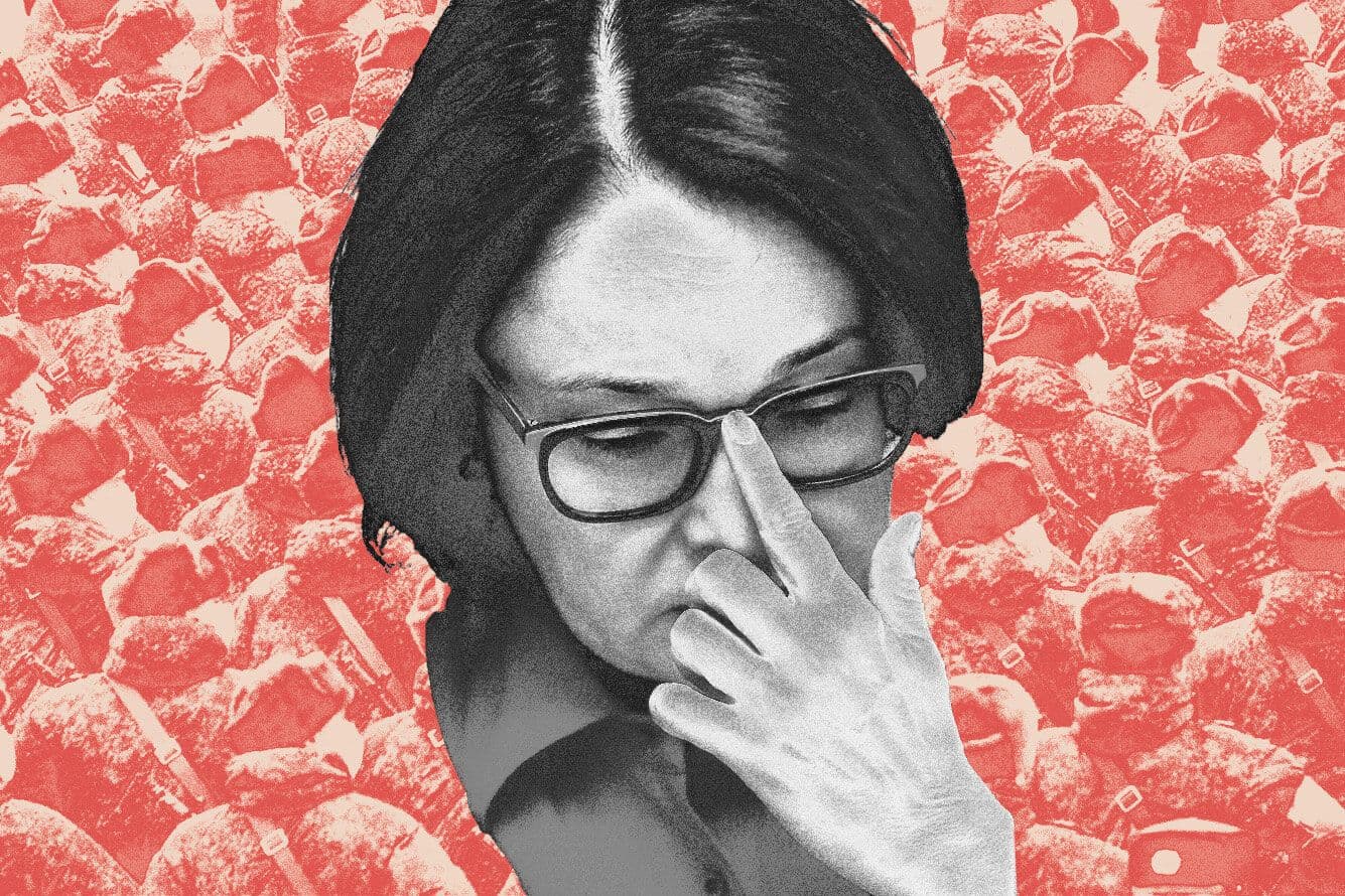 Крышка гроба закрыта и заколочена